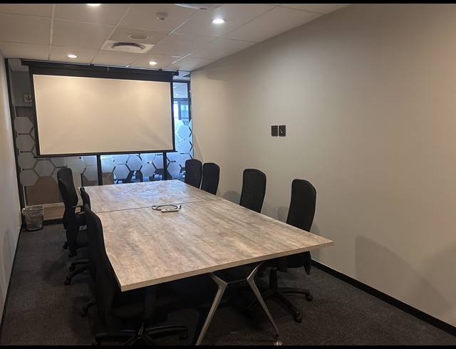 217M² OFFICE TO LET IN MENLYN